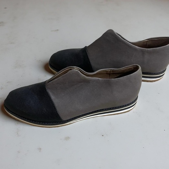 Anthropologie / All Black Two-Tone Leather Slip-On Shoes - Picture 2 of 5